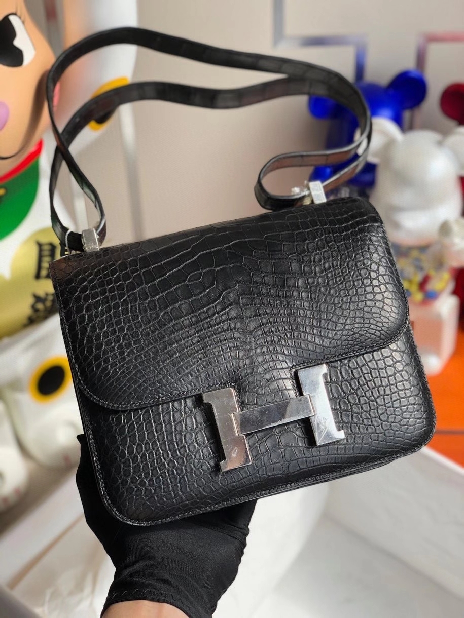 Hermès（爱马仕）Constance 24cm Alligator matt 雾面鳄鱼 ck89 黑色 Noir 银扣 顶级手缝 现货