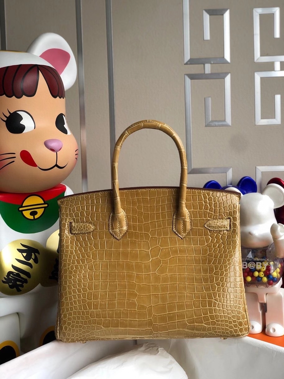 Hermès（爱马仕）Birkin 30cm Porosus shiny 亮面澳洲湾鳄 杏色 金扣 银扣 顶级手缝 品相完美 现货