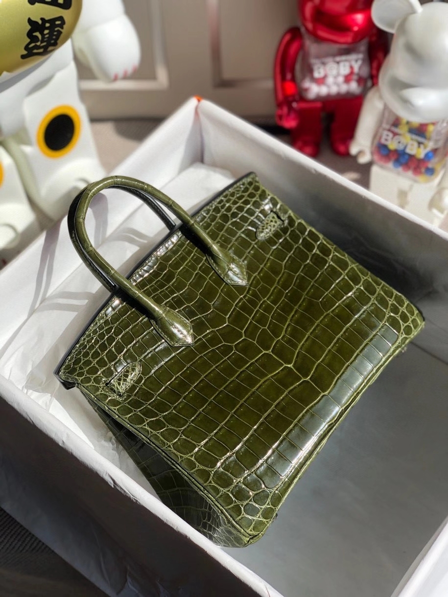 Hermès(爱马仕)Birkin 25cm Crocodile shiny 亮面鳄鱼 6H 橄榄绿 银扣 顶级手缝 品相完美 现货-拉尔森鳄鱼皮具定制 - 爱马仕包包官网 Hermès(爱马仕)Birkin 25cm Crocodile shiny 亮面鳄鱼 6H 橄榄绿 银扣 顶级手缝 品相完美 现货