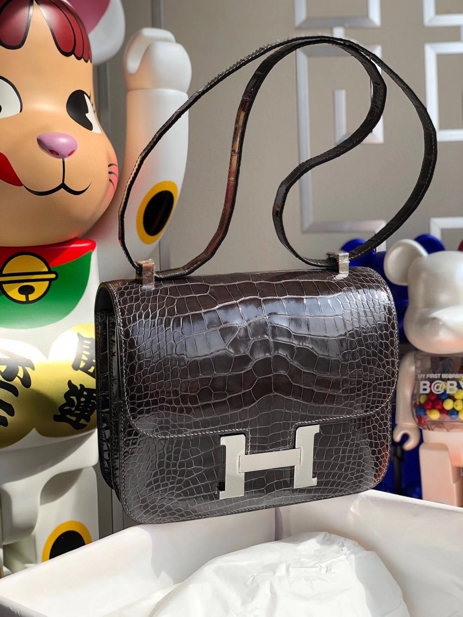 Hermès（爱马仕）Constance 24cm Alligator shiny 亮面鳄鱼 ck88 石墨灰 银扣 顶级手缝  现货