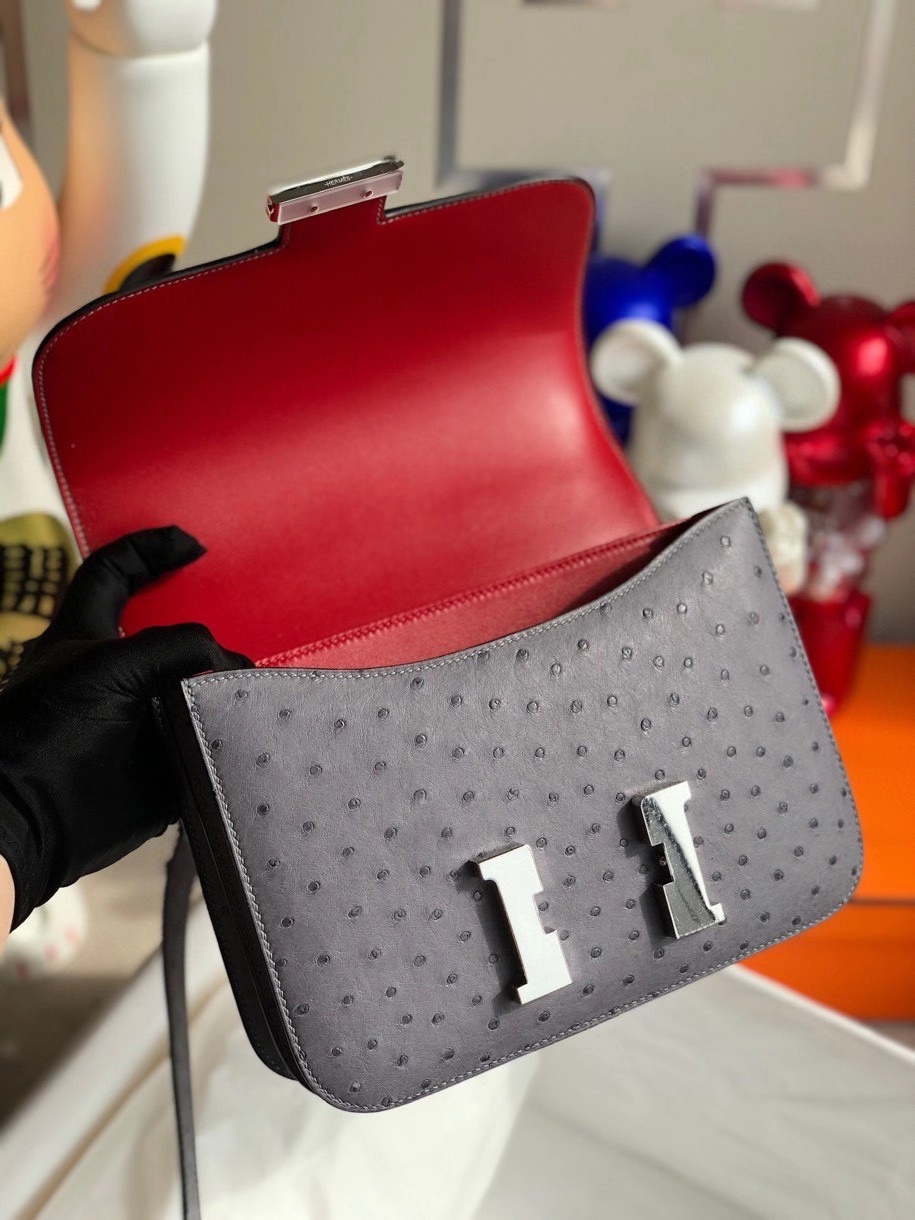 Hermès（爱马仕）Constance 24cm Ostrich kk 鸵鸟 玛瑙灰 内拼国旗红 银扣 顶级手缝 现货