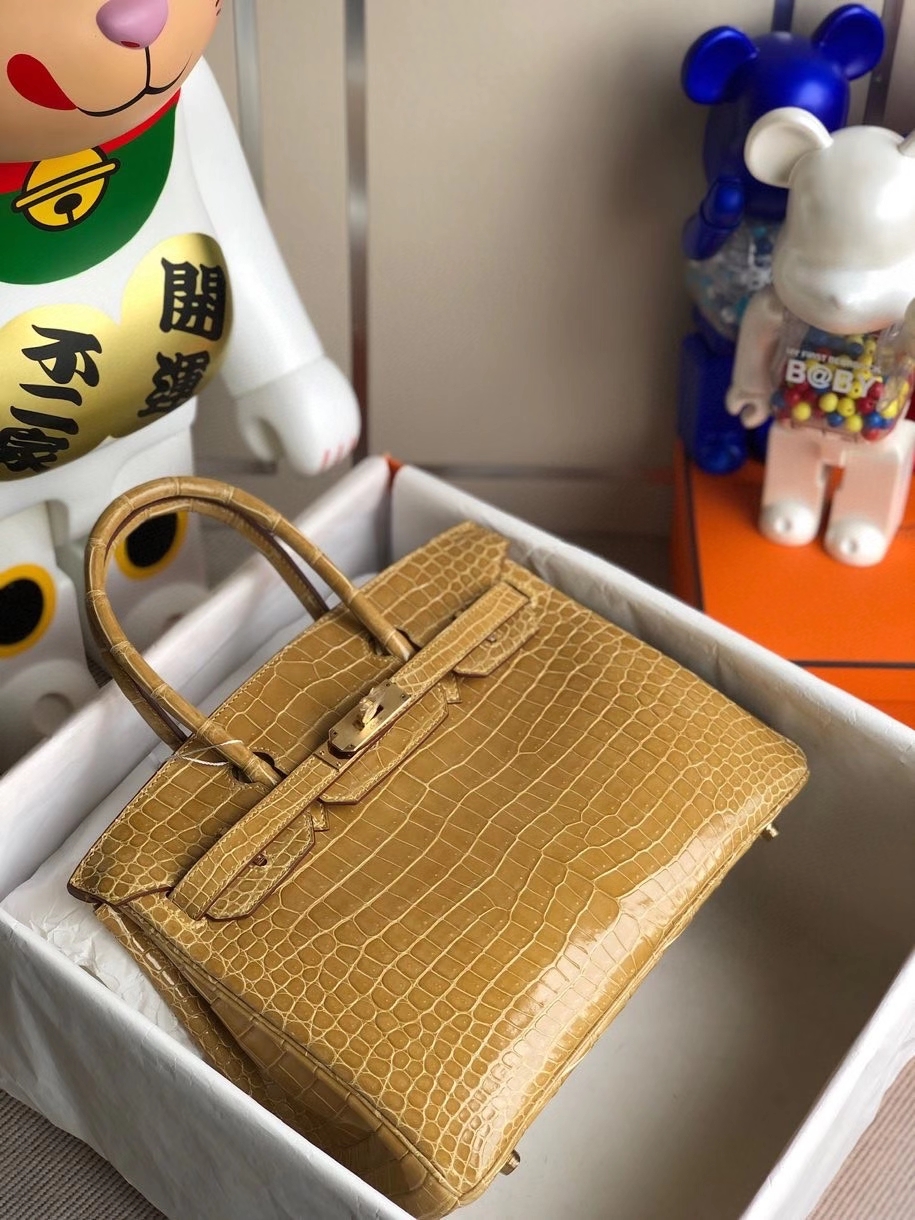 Hermès（爱马仕）Birkin 30cm Porosus shiny 亮面澳洲湾鳄 杏色 金扣 银扣 顶级手缝 品相完美 现货