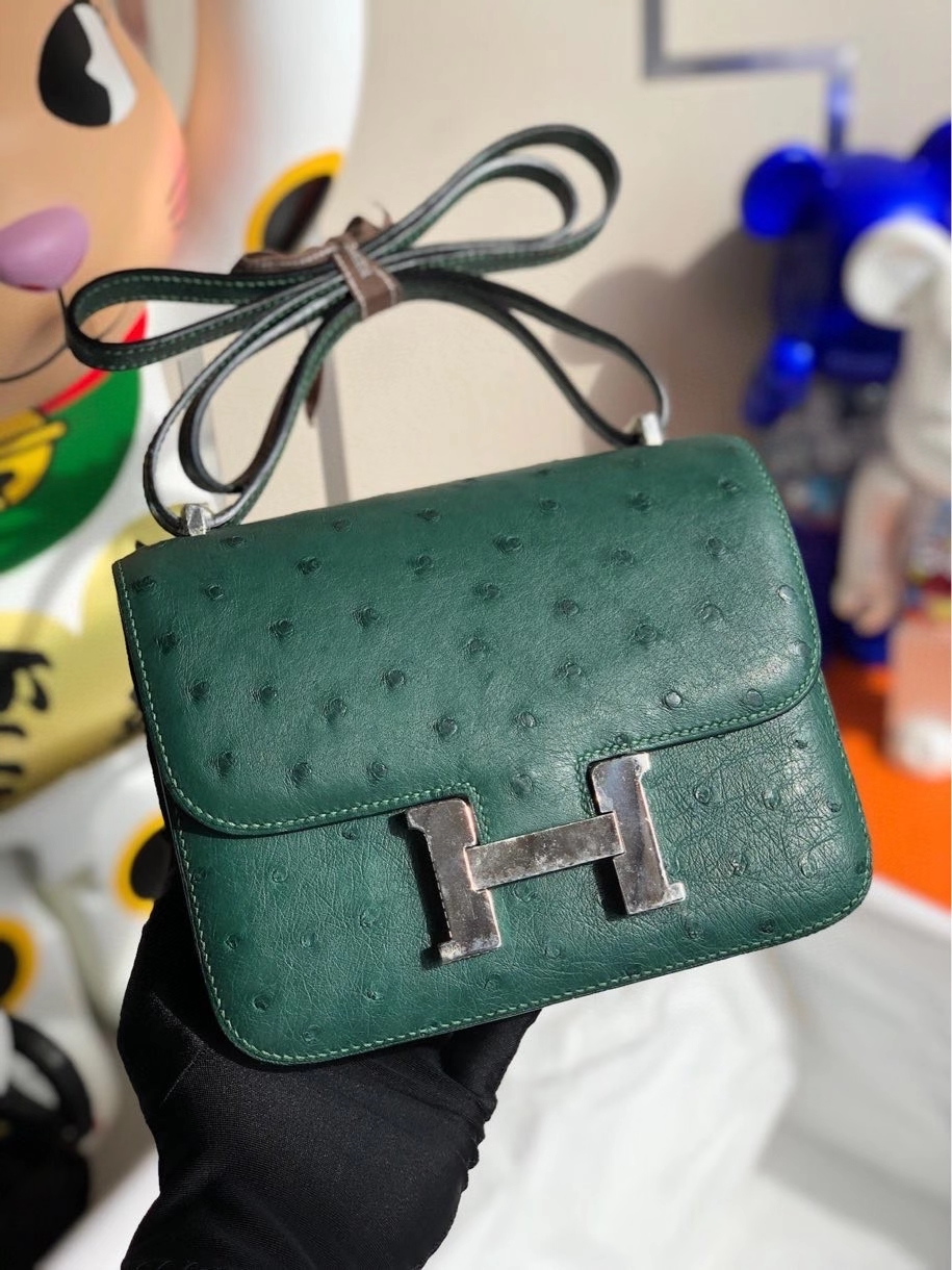 Hermès(爱马仕)Constance 18cm Ostrich kk 鸵鸟 z6 孔雀绿 银扣 顶级手缝 现货-拉尔森鳄鱼皮具定制 - 爱马仕包包官网 Hermès(爱马仕)Constance 18cm Ostrich kk 鸵鸟 z6 孔雀绿 银扣 顶级手缝 现货