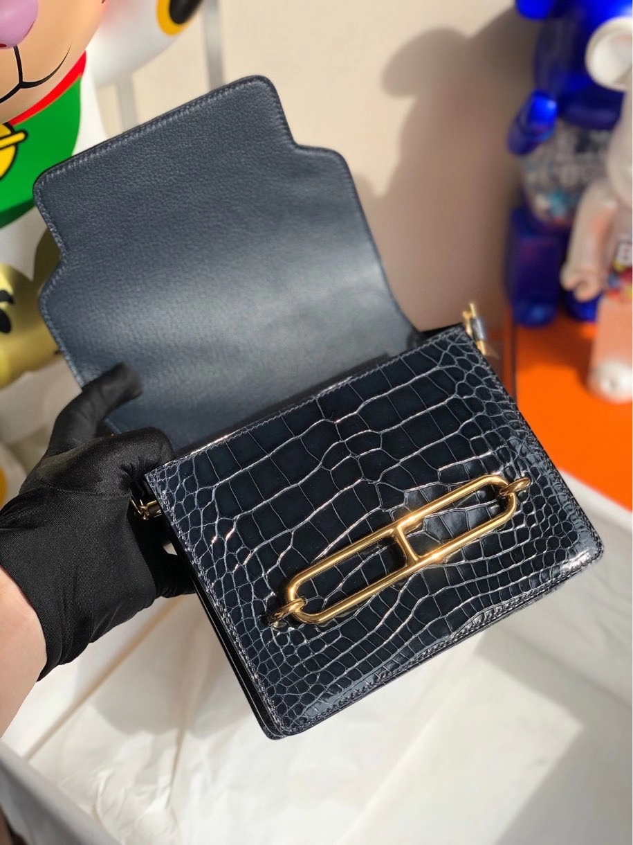Hermès(爱马仕)Roulis 18cm Alligator 宝石蓝拼马耳他蓝 金扣 顶级手缝 现货-拉尔森鳄鱼皮具定制 - 爱马仕包包官网 Hermès(爱马仕)Roulis 18cm Alligator 宝石蓝拼马耳他蓝 金扣 顶级手缝 现货