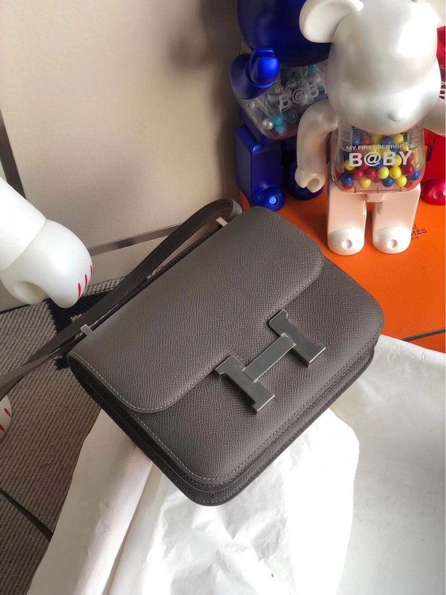 Hermès（爱马仕）Constance 18cm Epsom 原厂掌纹皮 8F 锡器灰 etain 银扣 顶级手缝   定制