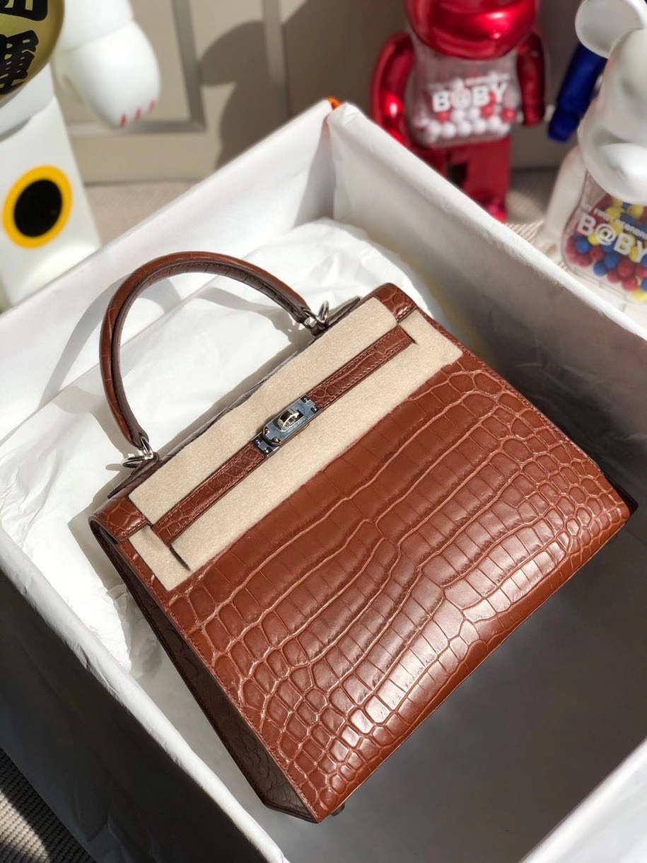 Hermès（爱马仕）Kelly 25cm Crocodile matt 雾面鳄鱼 4Ｄ 大地棕 银扣 顶级手缝 品相完美