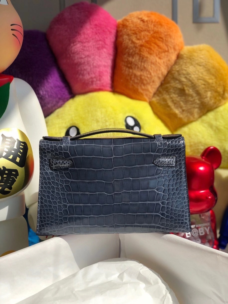 Hermès(爱马仕)Mini kelly pochette 22cm Alligator shiny 亮面鳄鱼 N7 风暴蓝 金扣 晚宴包 顶级手缝 现货-拉尔森鳄鱼皮具定制 - 爱马仕包包官网 Hermès(爱马仕)Mini kelly pochette 22cm Alligator shiny 亮面鳄鱼 N7 风暴蓝 金扣 晚宴包 顶级手缝 现货