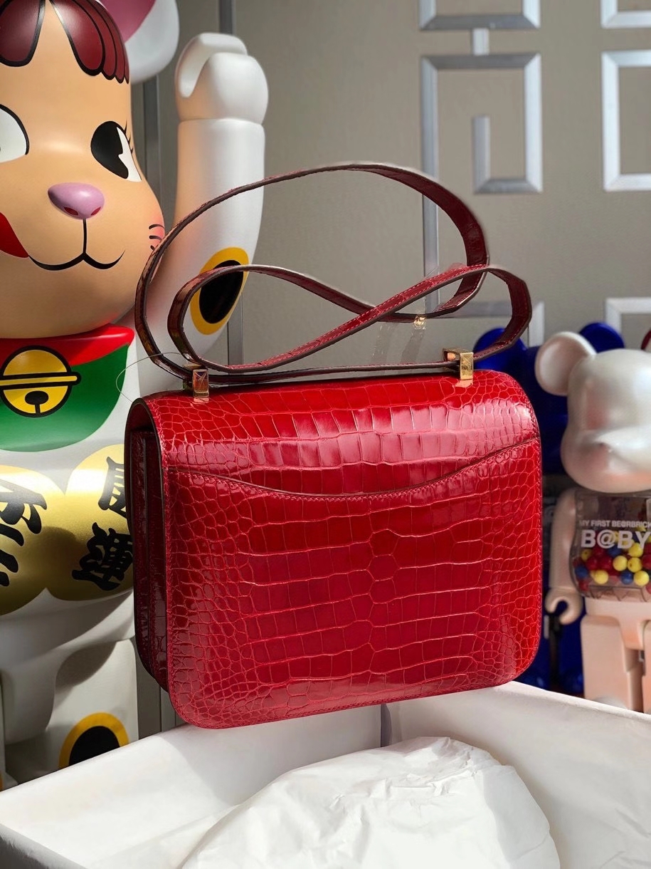 Hermès（爱马仕）Constance 24cm Alligator shiny 亮面鳄鱼 中国红 金扣 顶级手缝 品相完美 现货
