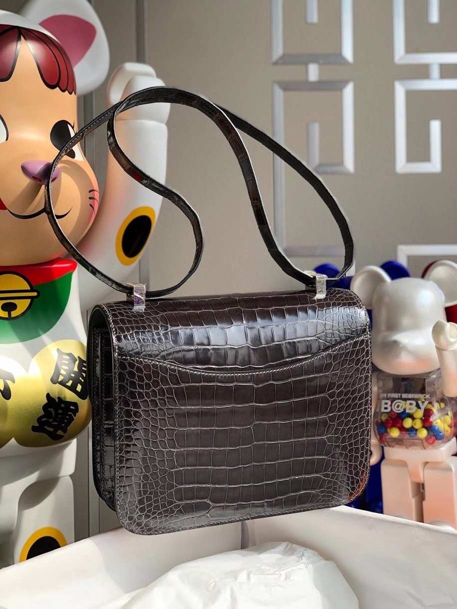 Hermès（爱马仕）Constance 24cm Alligator shiny 亮面鳄鱼 ck88 石墨灰 银扣 顶级手缝  现货