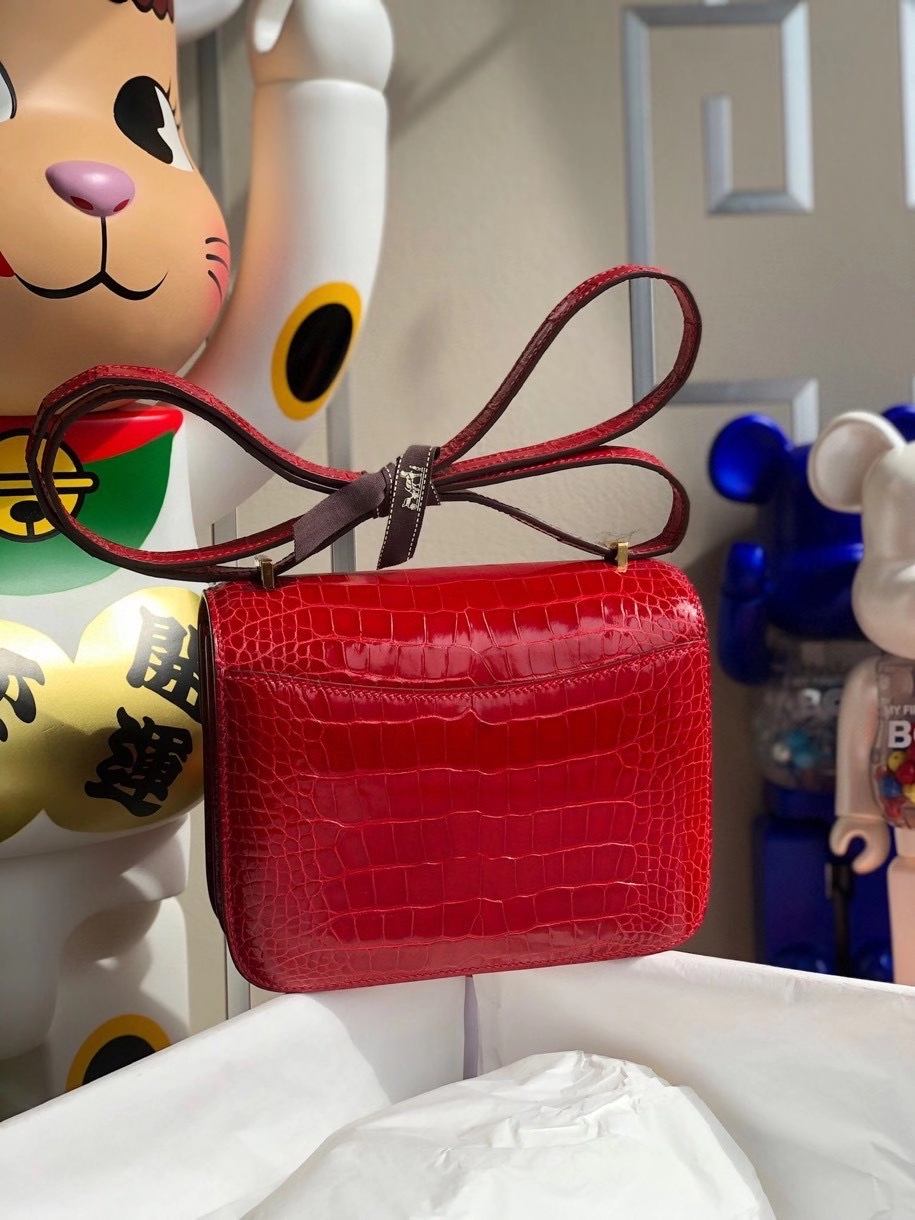 Hermès（爱马仕）Constance 18cm Alligator shiny 亮面鳄鱼 ck95 法拉利红 Braise 金扣 顶级手缝 现货