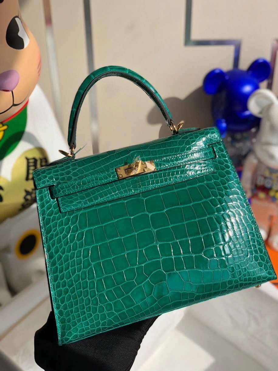 Hermès(爱马仕)Kelly 25cm Alligator shiny 亮面鳄鱼6Q 翡翠绿 金扣 顶级手缝 现货-拉尔森鳄鱼皮具定制 - 爱马仕包包官网 Hermès(爱马仕)Kelly 25cm Alligator shiny 亮面鳄鱼6Q 翡翠绿 金扣 顶级手缝 现货