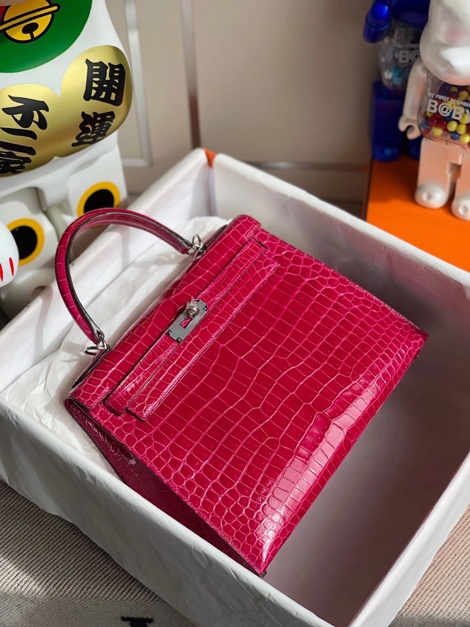 Hermès（爱马仕）Kelly 28cm porosus shiny 亮面澳洲湾鳄 E5 桃红 银扣 顶级手缝 现货