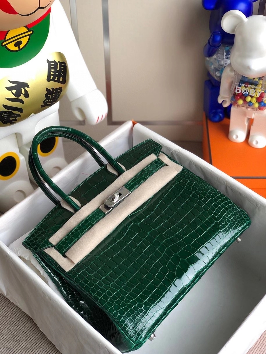 Hermès(爱马仕)Birkin 30cm Porosus shiny 亮面澳洲湾鳄 ck67 祖母绿 银扣 顶级手缝 品相完美 现货-拉尔森鳄鱼皮具定制 - 爱马仕包包官网 Hermès(爱马仕)Birkin 30cm Porosus shiny 亮面澳洲湾鳄 ck67 祖母绿 银扣 顶级手缝 品相完美 现货