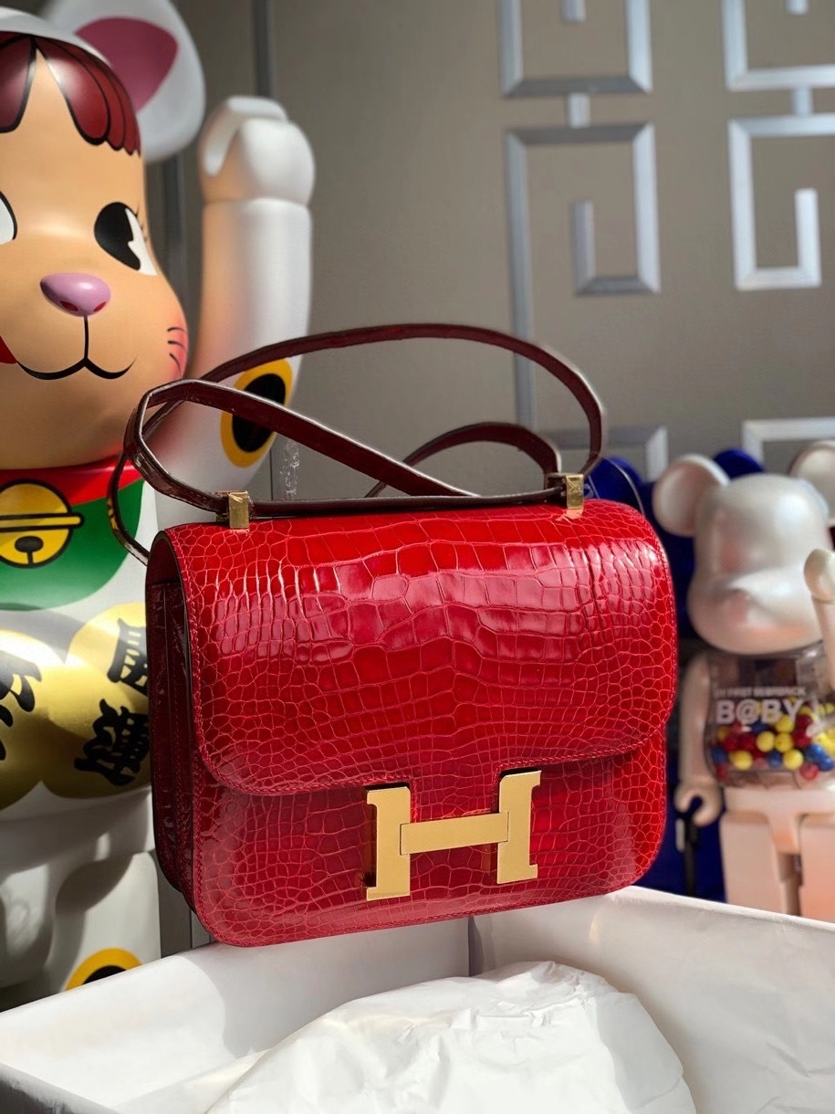Hermès（爱马仕）Constance 24cm Alligator shiny 亮面鳄鱼 中国红 金扣 顶级手缝 品相完美 现货