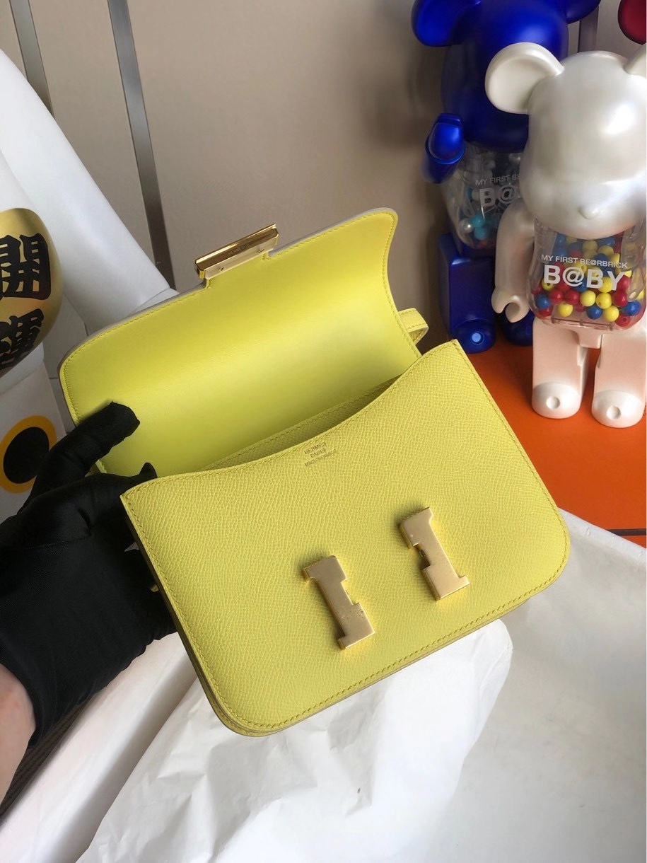 Hermès(爱马仕)Constance 18cm Epsom 原厂掌纹皮 C9 鹅蛋黄 金扣 顶级手缝 定制-拉尔森鳄鱼皮具定制 - 爱马仕包包官网 Hermès(爱马仕)Constance 18cm Epsom 原厂掌纹皮 C9 鹅蛋黄 金扣 顶级手缝 定制