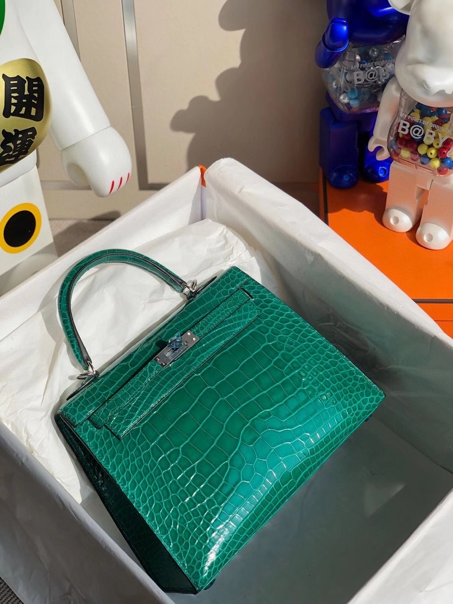 Hermès（爱马仕）Kelly 25cm Alligator shiny 亮面鳄鱼6Ｑ 翡翠绿 银扣 顶级手缝  现货