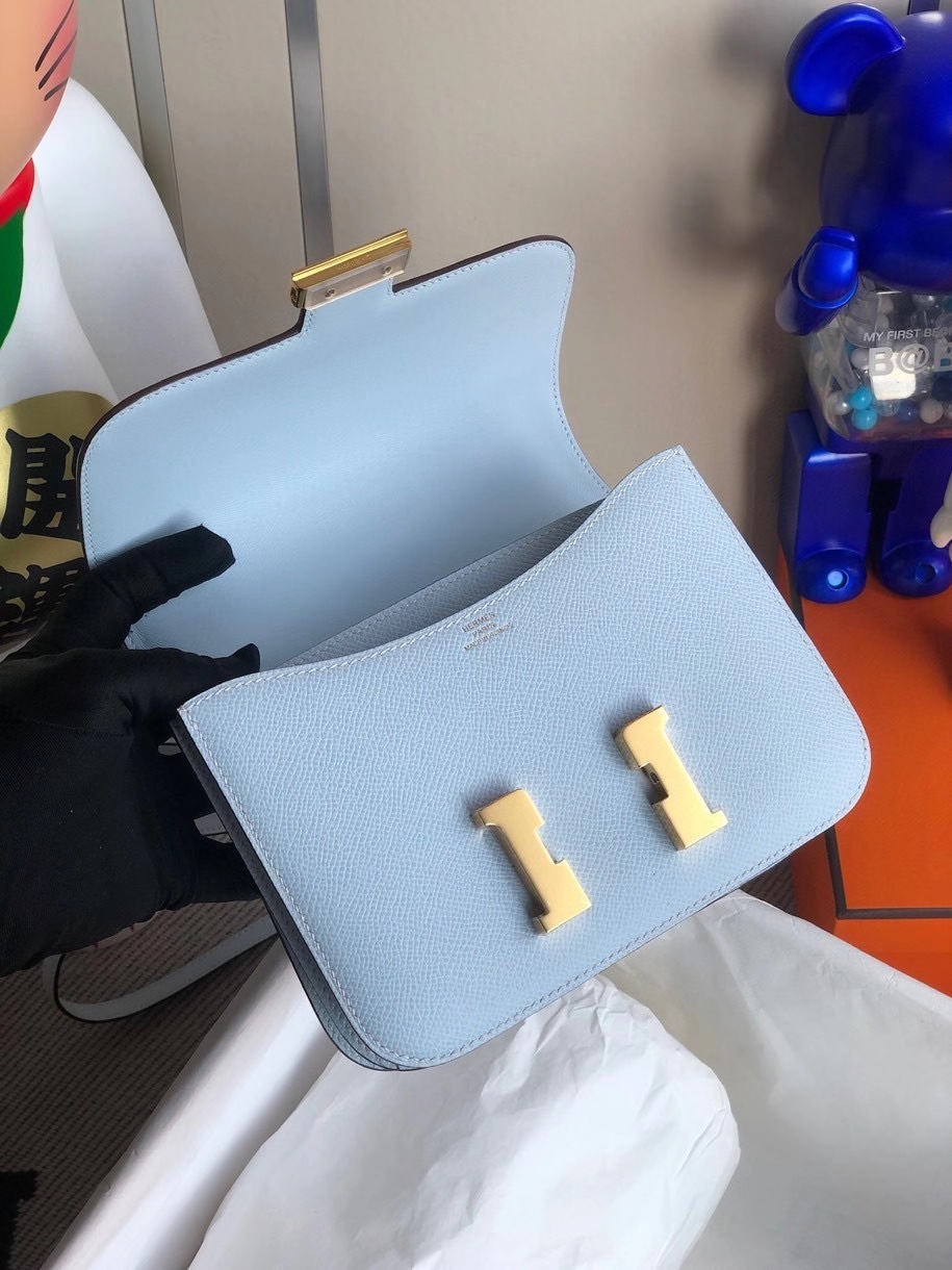Hermès(爱马仕)Constance 18cm Epsom 原厂掌纹皮 T0雾蓝色 金扣 顶级手缝 定制-拉尔森鳄鱼皮具定制 - 爱马仕包包官网 Hermès(爱马仕)Constance 18cm Epsom 原厂掌纹皮 T0雾蓝色 金扣 顶级手缝 定制