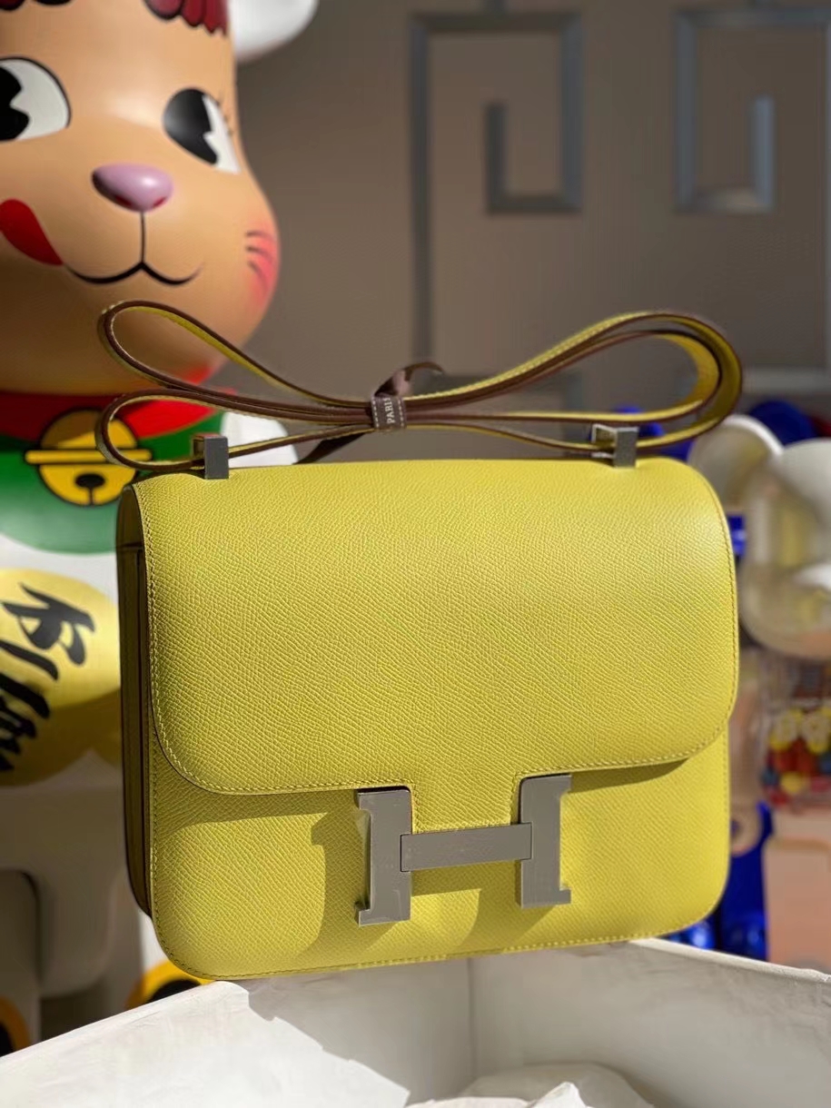 Hermès（爱马仕）Constance 24cm Epsom 原厂掌纹皮 鹅蛋黄 银扣