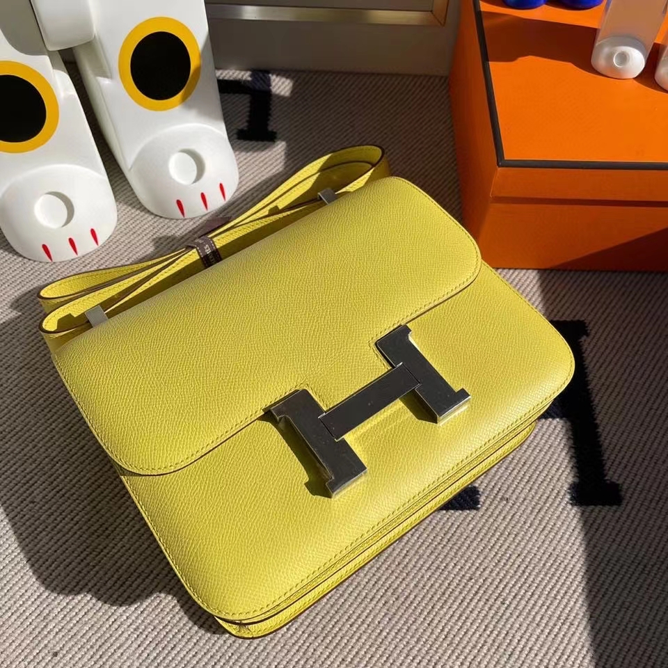 Hermès（爱马仕）Constance 24cm Epsom 原厂掌纹皮 鹅蛋黄 银扣
