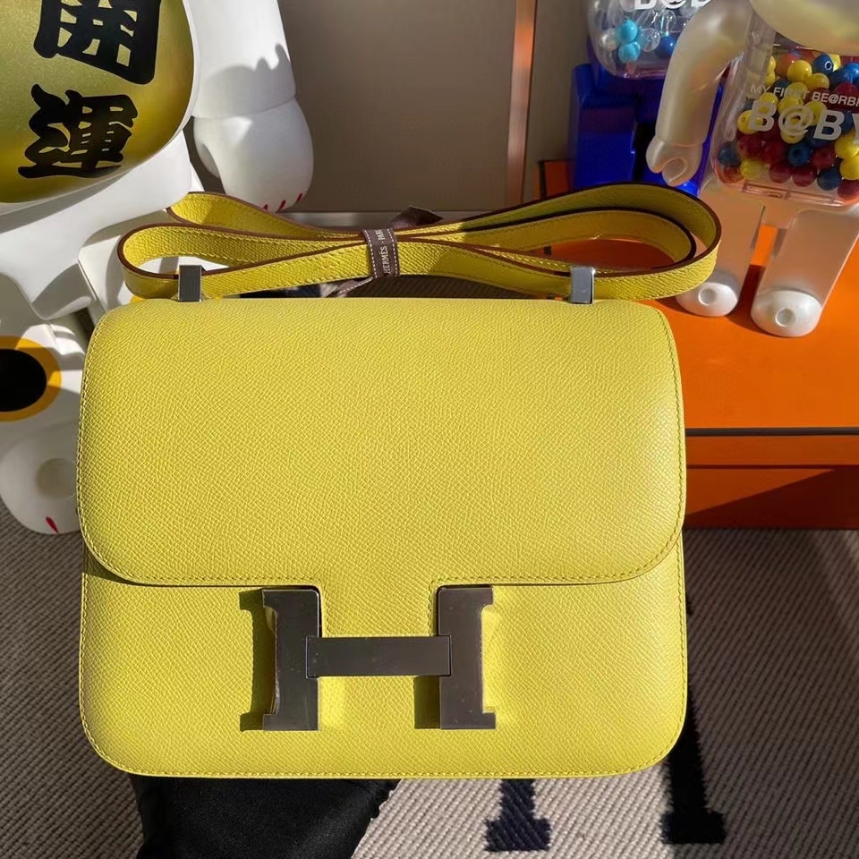 Hermès（爱马仕）Constance 24cm Epsom 原厂掌纹皮 鹅蛋黄 银扣