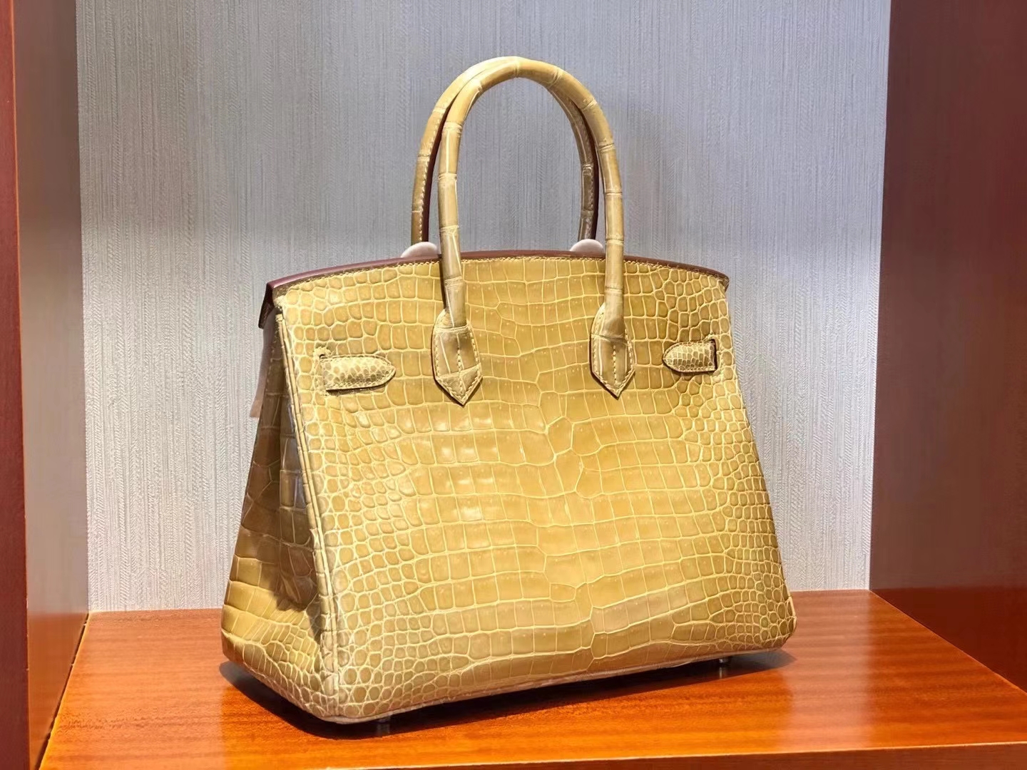 Hermès（爱马仕） Birkin 30cm 亮面倒V 澳洲湾鳄 Shiny Porosus Crocodile Ck14杏色 Beige 金扣 顶级工艺