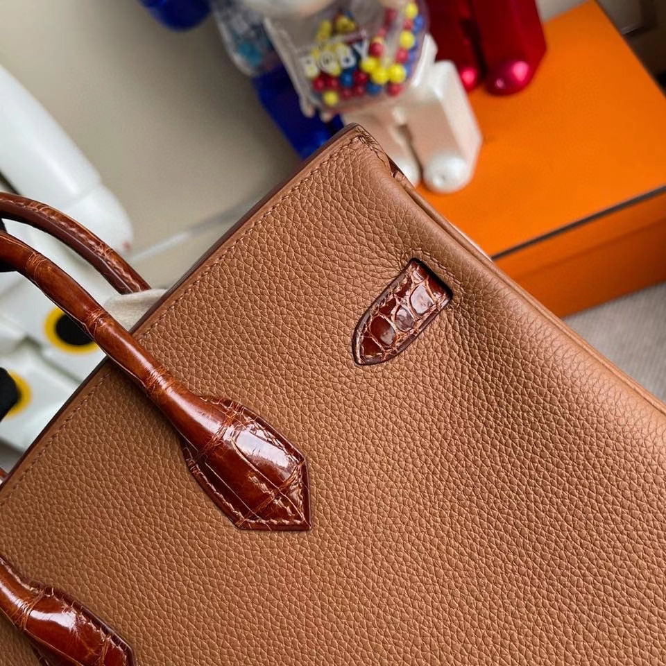 Hermès(爱马仕)Touch系列 Birkin 25cm ck37金棕色 gold 拼亮面鳄鱼蜜糖棕 银扣 顶级手缝 定制-拉尔森鳄鱼皮具定制 - 爱马仕包包官网 Hermès(爱马仕)Touch系列 Birkin 25cm ck37金棕色 gold 拼亮面鳄鱼蜜糖棕 银扣 顶级手缝 定制
