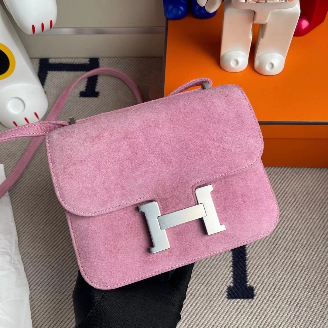 Hermès（爱马仕）Constance 19cm 麂皮 1Q奶昔粉 银扣 客定