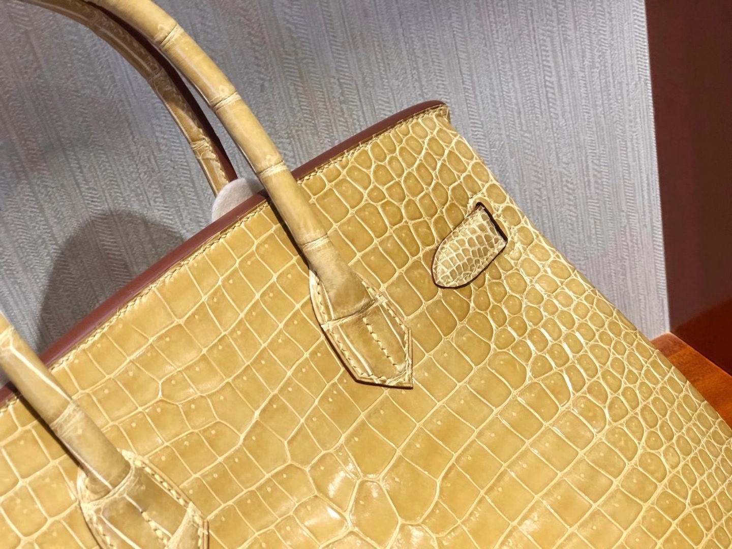 Hermès（爱马仕） Birkin 30cm 亮面倒V 澳洲湾鳄 Shiny Porosus Crocodile Ck14杏色 Beige 金扣 顶级工艺