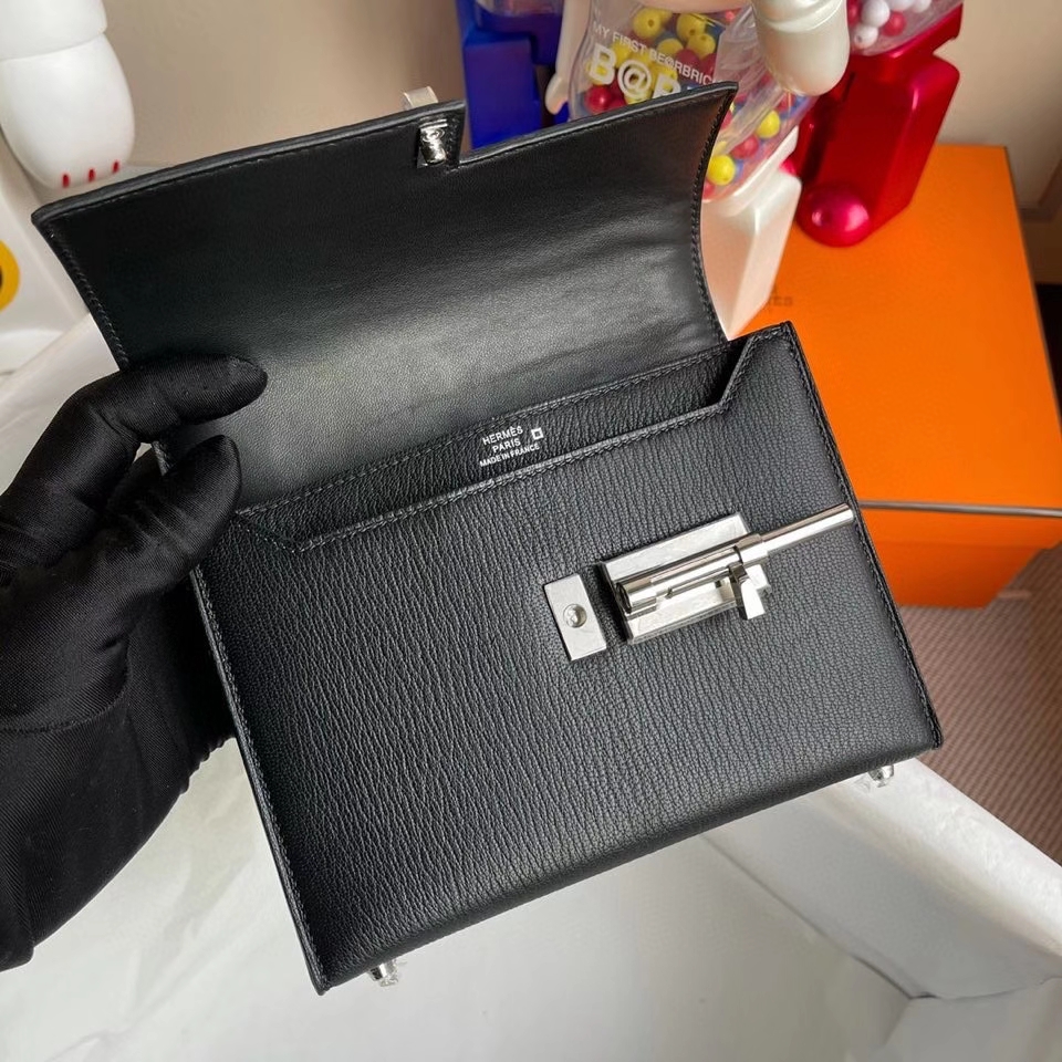Hermès(爱马仕)Verrou 17cm Chevre 山羊皮拼鳄鱼 黑色 银扣 顶级手缝 定制-拉尔森鳄鱼皮具定制 - 爱马仕包包官网 Hermès(爱马仕)Verrou 17cm Chevre 山羊皮拼鳄鱼 黑色 银扣 顶级手缝 定制