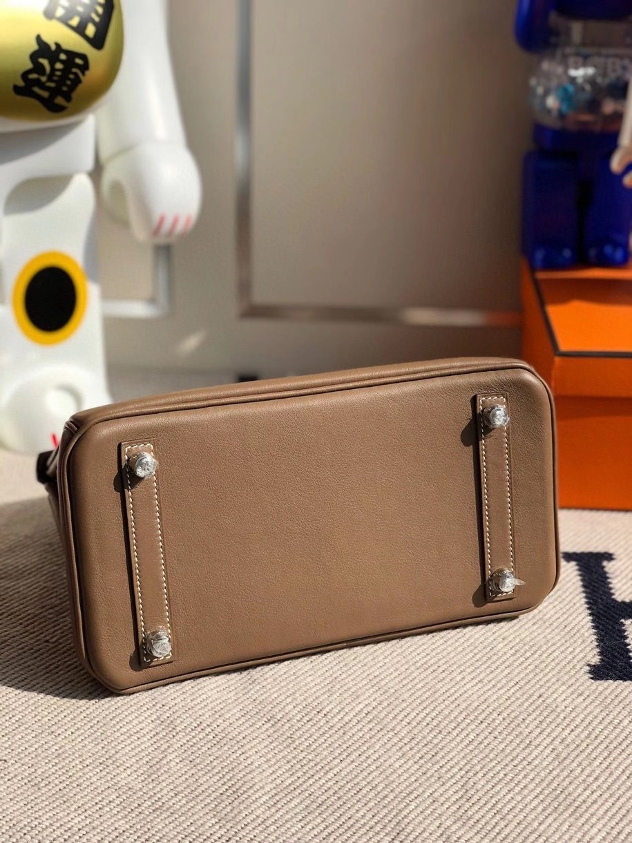 Hermès(爱马仕)Birkin 原厂swift 皮 ck18 大象灰 etoupe 银扣 顶级手缝 25cm-拉尔森鳄鱼皮具定制 - 爱马仕包包官网 Hermès(爱马仕)Birkin 原厂swift 皮 ck18 大象灰 etoupe 银扣 顶级手缝 25cm