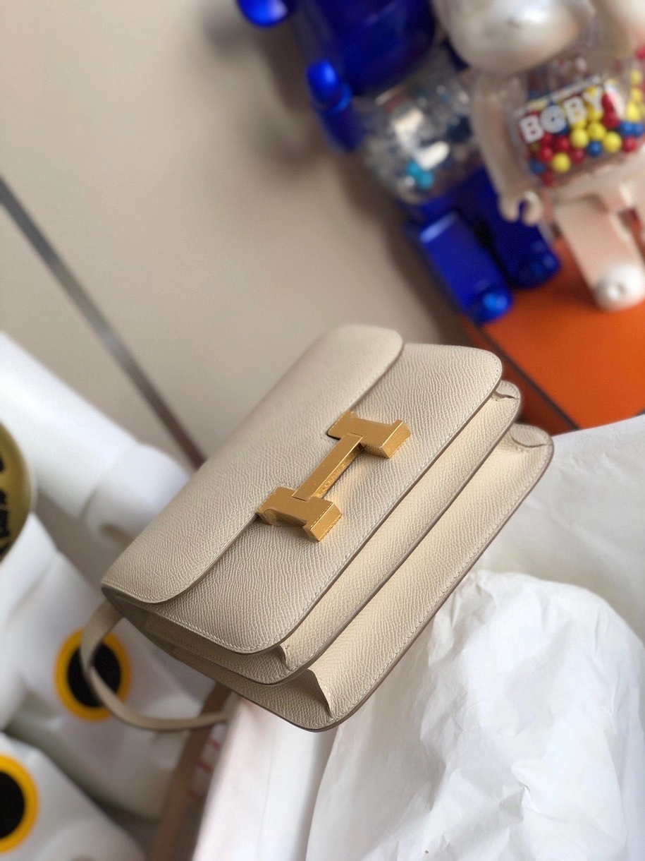 Hermès（爱马仕）Constance 18cm Epsom 原厂掌纹皮 ck10 奶昔白 Craie 金扣 顶级手缝 定制