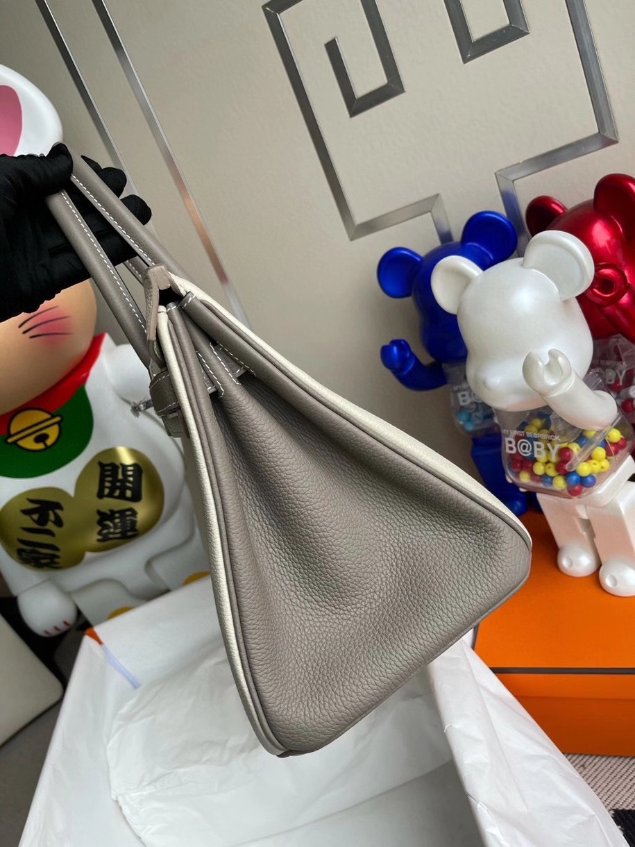 Hermès(爱马仕)Birkin 30cm 原厂小牛皮 ck10 奶昔白拼大象灰 拉丝银扣 马蹄印 顶级手缝-拉尔森鳄鱼皮具定制 - 爱马仕包包官网 Hermès(爱马仕)Birkin 30cm 原厂小牛皮 ck10 奶昔白拼大象灰 拉丝银扣 马蹄印 顶级手缝