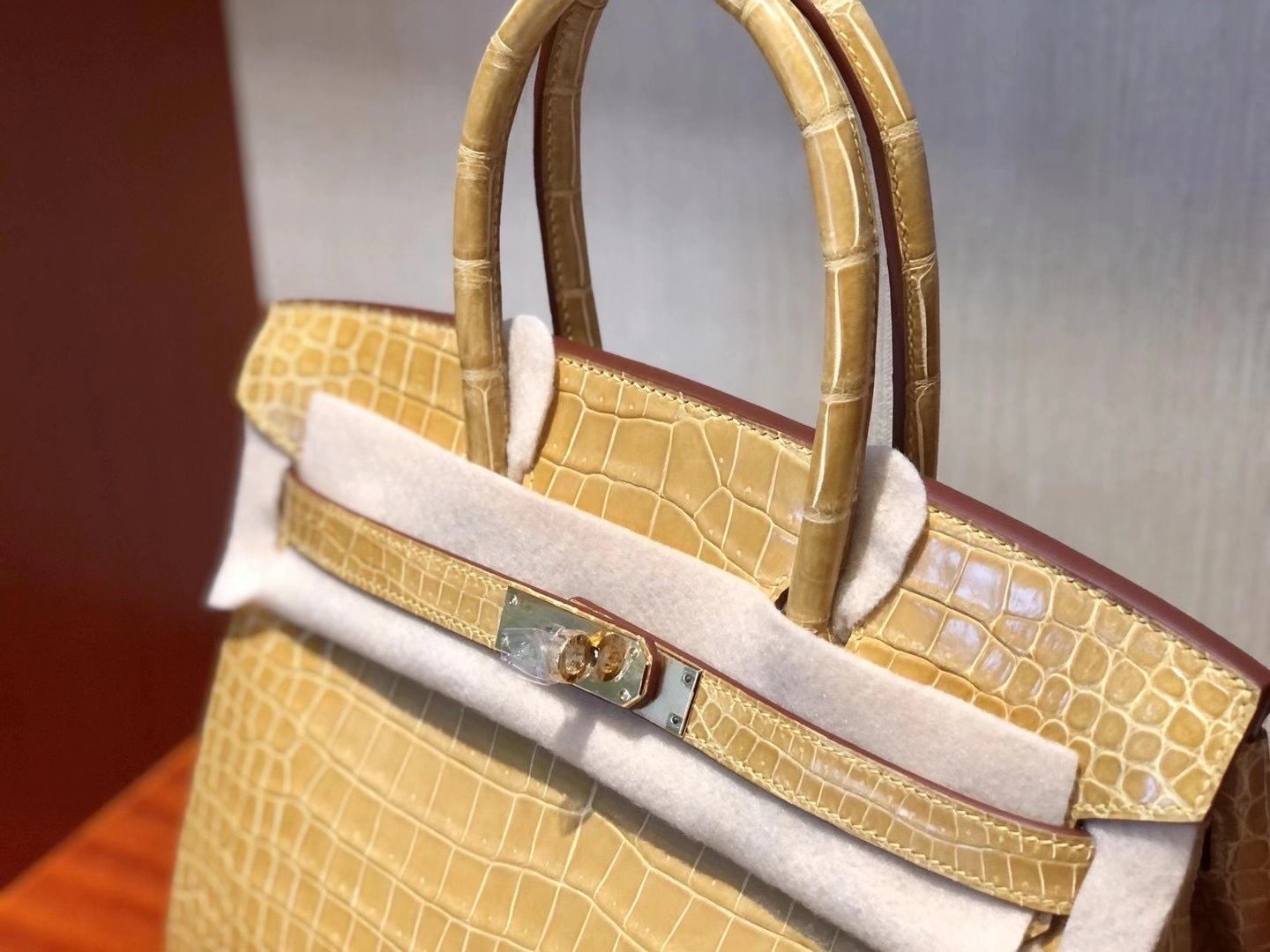 Hermès(爱马仕) Birkin 30cm 亮面倒V 澳洲湾鳄 Shiny Porosus Crocodile Ck14杏色 Beige 金扣 顶级工艺-拉尔森鳄鱼皮具定制 - 爱马仕包包官网 Hermès(爱马仕) Birkin 30cm 亮面倒V 澳洲湾鳄 Shiny Porosus Crocodile Ck14杏色 Beige 金扣 顶级工艺