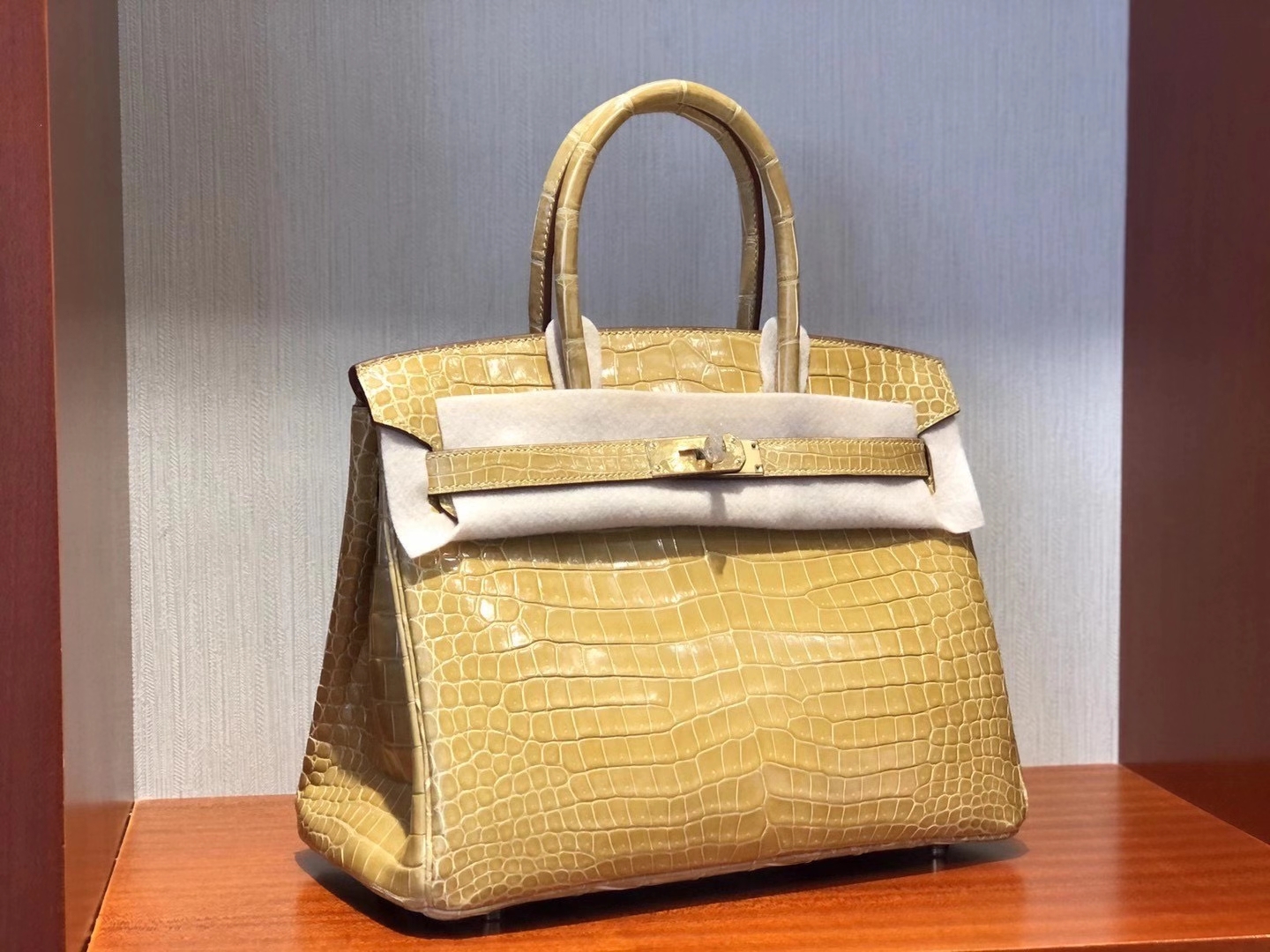 Hermès（爱马仕） Birkin 30cm 亮面倒V 澳洲湾鳄 Shiny Porosus Crocodile Ck14杏色 Beige 金扣 顶级工艺