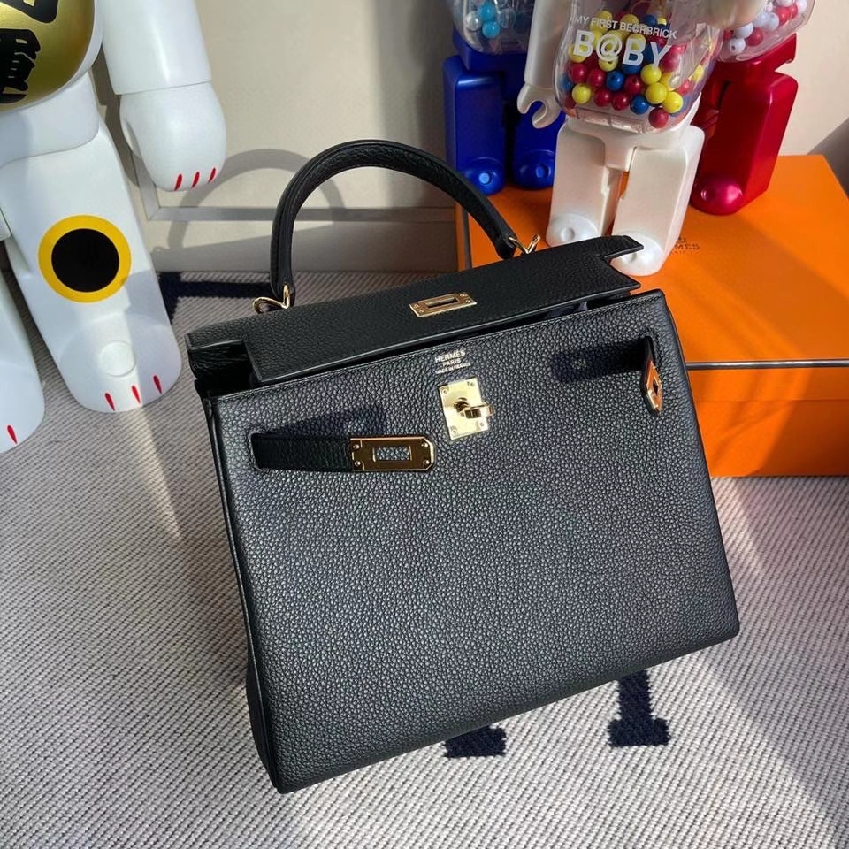 Hermès(爱马仕)Kelly 25cm 原厂小牛皮 togo ck89 黑色 Noir 金扣 顶级手缝 现货-拉尔森鳄鱼皮具定制 - 爱马仕包包官网 Hermès(爱马仕)Kelly 25cm 原厂小牛皮 togo ck89 黑色 Noir 金扣 顶级手缝 现货