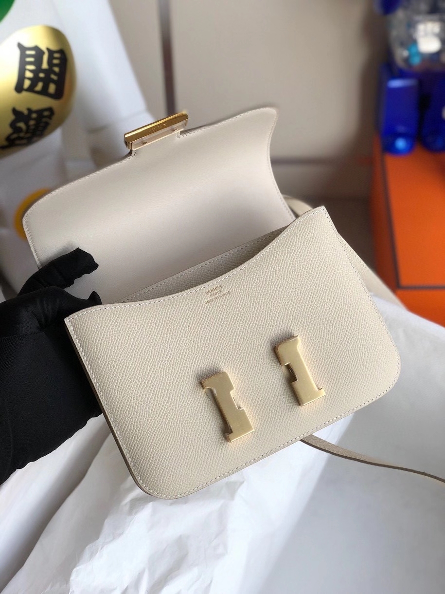 Hermès(爱马仕)Constance 18cm Epsom 原厂掌纹皮 ck10 奶昔白 Craie 金扣 顶级手缝 定制-拉尔森鳄鱼皮具定制 - 爱马仕包包官网 Hermès(爱马仕)Constance 18cm Epsom 原厂掌纹皮 ck10 奶昔白 Craie 金扣 顶级手缝 定制