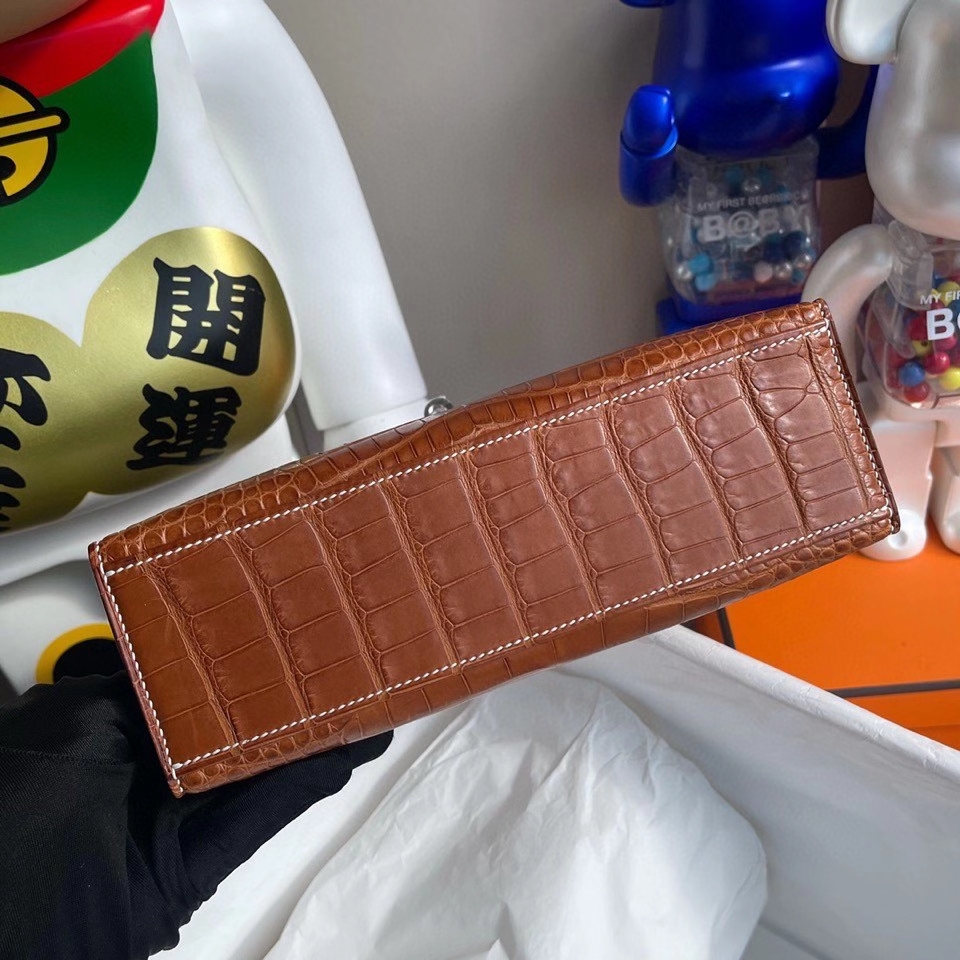 Hermès（爱马仕）Minikelly pochette 22cm Alligator matt 雾面鳄鱼 ck37 马鞍色 银扣 顶级手缝 手拿包