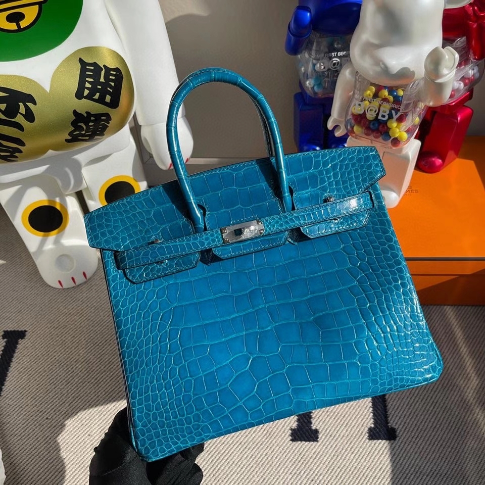 Hermès(爱马仕)Birkin 25cm Alligator shiny 亮面鳄鱼 7w 伊兹密尔蓝 金扣 银扣 顶级手缝 现货-拉尔森鳄鱼皮具定制 - 爱马仕包包官网 Hermès(爱马仕)Birkin 25cm Alligator shiny 亮面鳄鱼 7w 伊兹密尔蓝 金扣 银扣 顶级手缝 现货