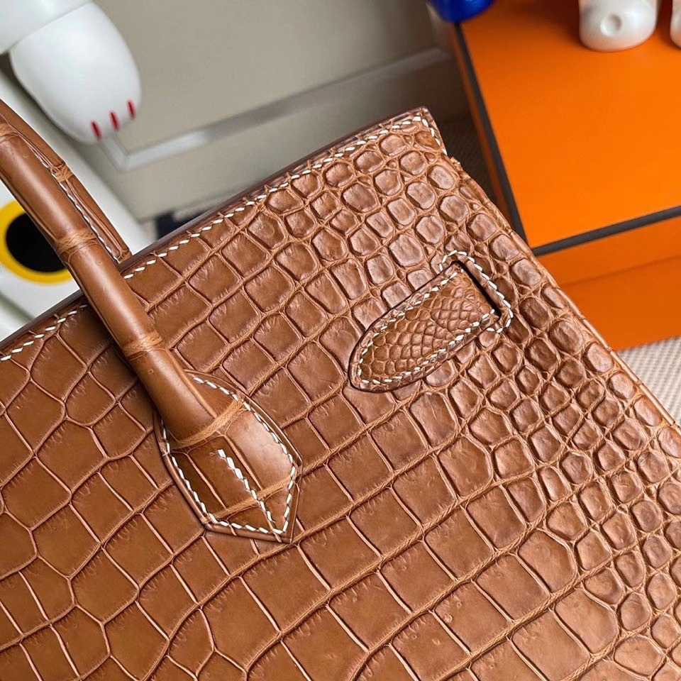 Hermès(爱马仕)Birkin 30cm Porosus matt 雾面鳄鱼 棕色 金扣 顶级手缝 定制-拉尔森鳄鱼皮具定制 - 爱马仕包包官网 Hermès(爱马仕)Birkin 30cm Porosus matt 雾面鳄鱼 棕色 金扣 顶级手缝 定制