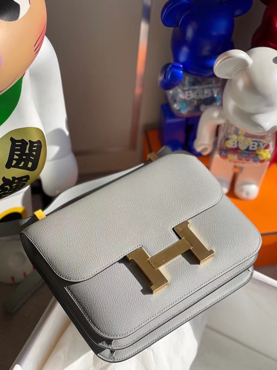 Hermès（爱马仕）Constance 24cm Epsom 原厂掌纹皮 U8 冰川蓝 金扣