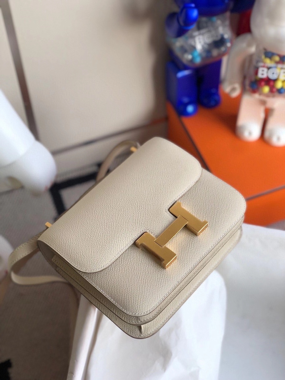 Hermès（爱马仕）Constance 18cm Epsom 原厂掌纹皮 ck10 奶昔白 Craie 金扣 顶级手缝 定制