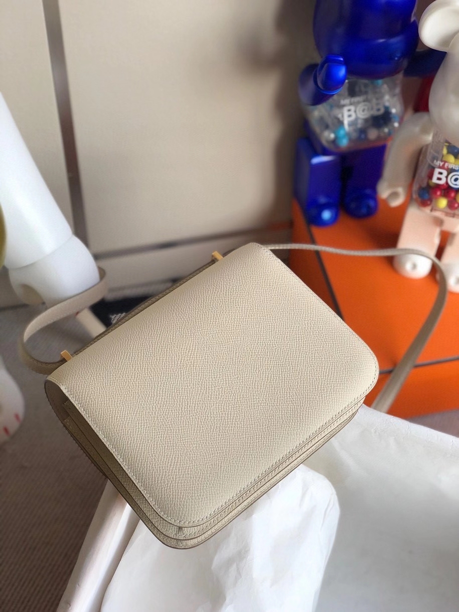 Hermès（爱马仕）Constance 18cm Epsom 原厂掌纹皮 ck10 奶昔白 Craie 金扣 顶级手缝 定制