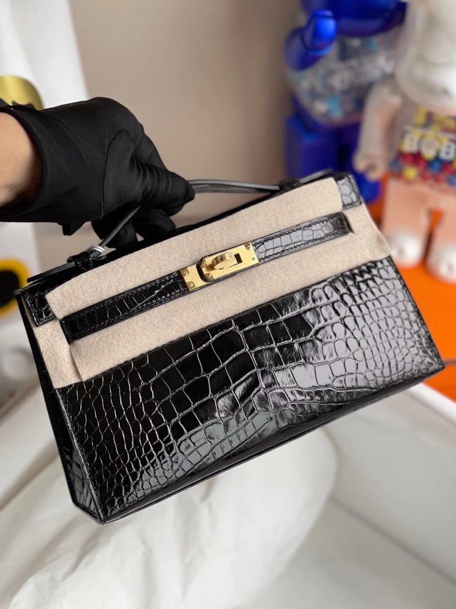 Hermès(爱马仕)Mini kelly pochette 22cm Alligator shiny 亮面鳄鱼 ck89 黑色 Noir 金扣 顶级手缝 现货-拉尔森鳄鱼皮具定制 - 爱马仕包包官网 Hermès(爱马仕)Mini kelly pochette 22cm Alligator shiny 亮面鳄鱼 ck89 黑色 Noir 金扣 顶级手缝 现货