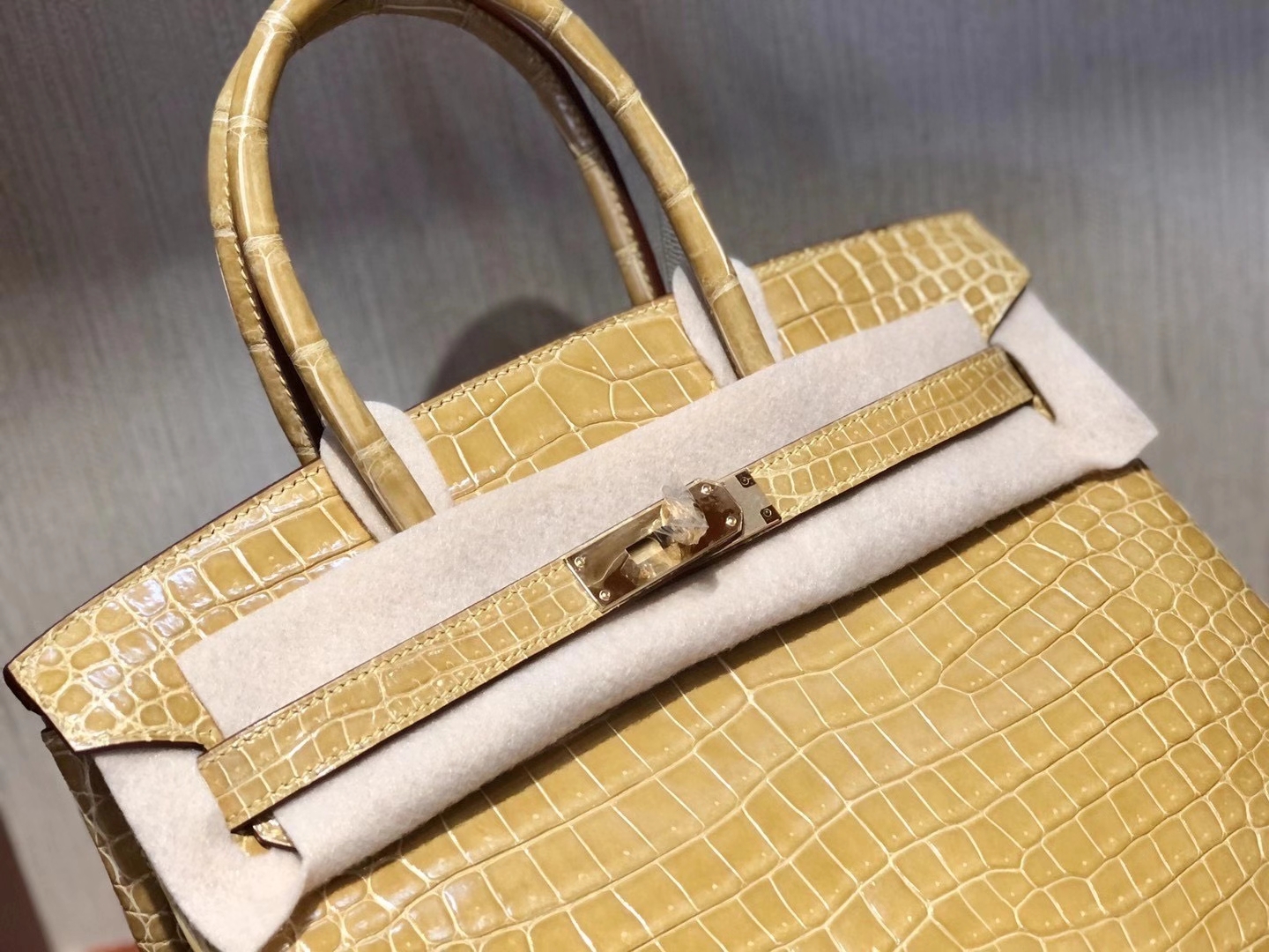 Hermès（爱马仕） Birkin 30cm 亮面倒V 澳洲湾鳄 Shiny Porosus Crocodile Ck14杏色 Beige 金扣 顶级工艺