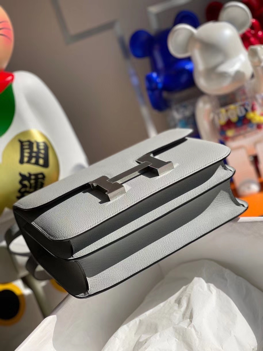 Hermès（爱马仕）Constance 24cm Epsom 原厂掌纹皮 U8 冰川蓝 银扣
