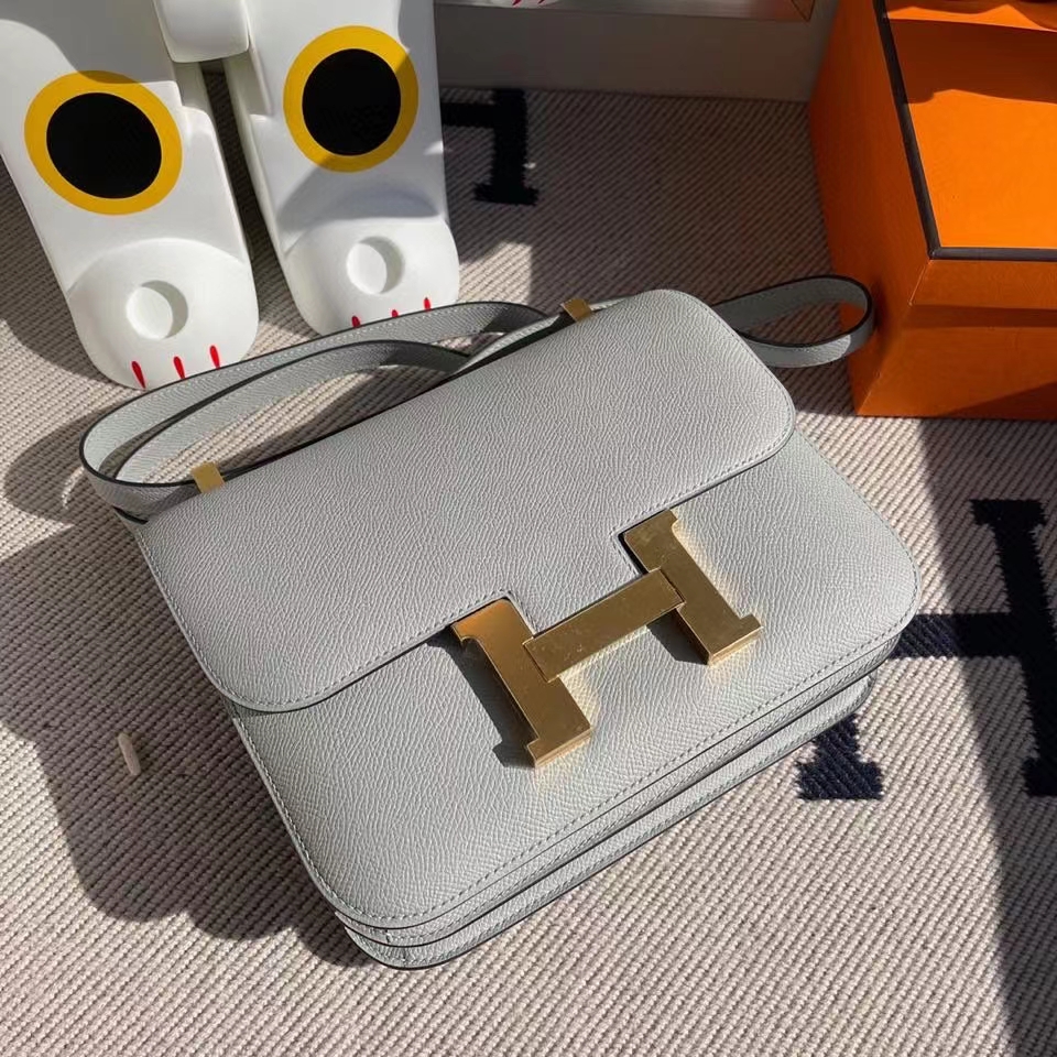 Hermès（爱马仕）Constance 24cm Epsom 原厂掌纹皮 U8 冰川蓝 金扣