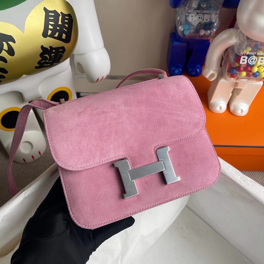 Hermès（爱马仕）Constance 19cm 麂皮 1Q奶昔粉 银扣 客定