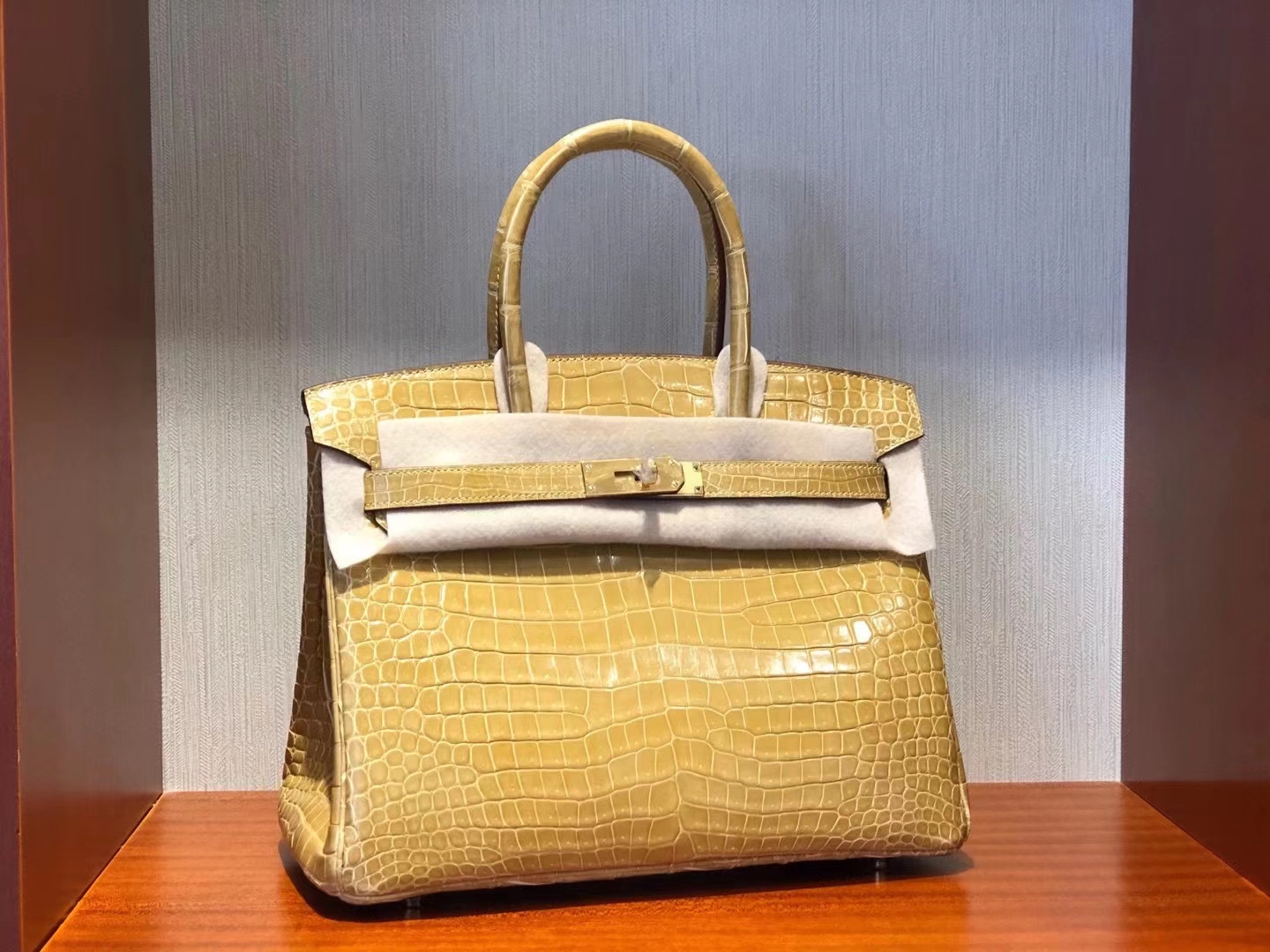 Hermès（爱马仕） Birkin 30cm 亮面倒V 澳洲湾鳄 Shiny Porosus Crocodile Ck14杏色 Beige 金扣 顶级工艺