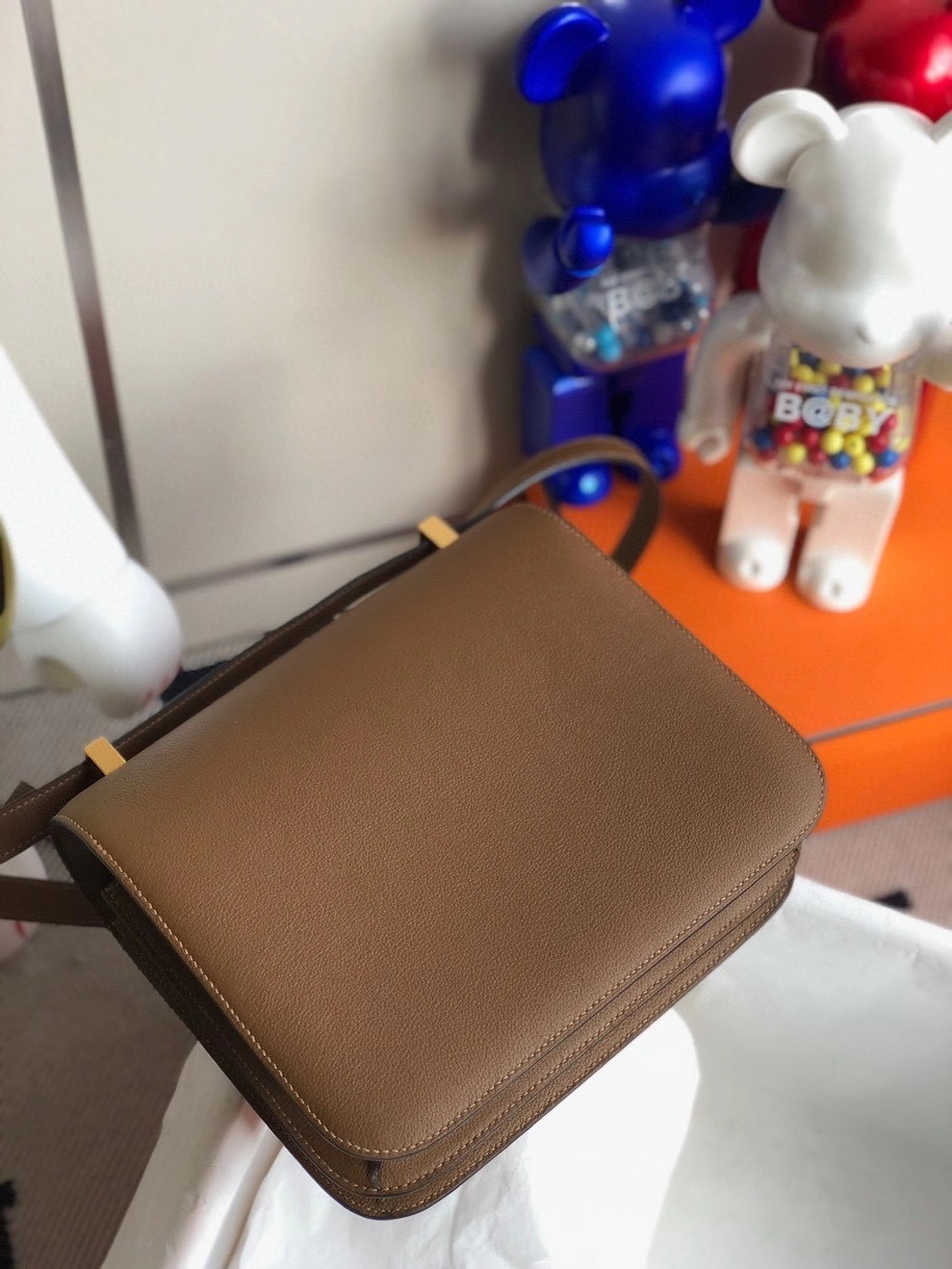 Hermès（爱马仕）Constance 18cm evecolor  D0 犬米色 金扣 顶级手缝 定制
