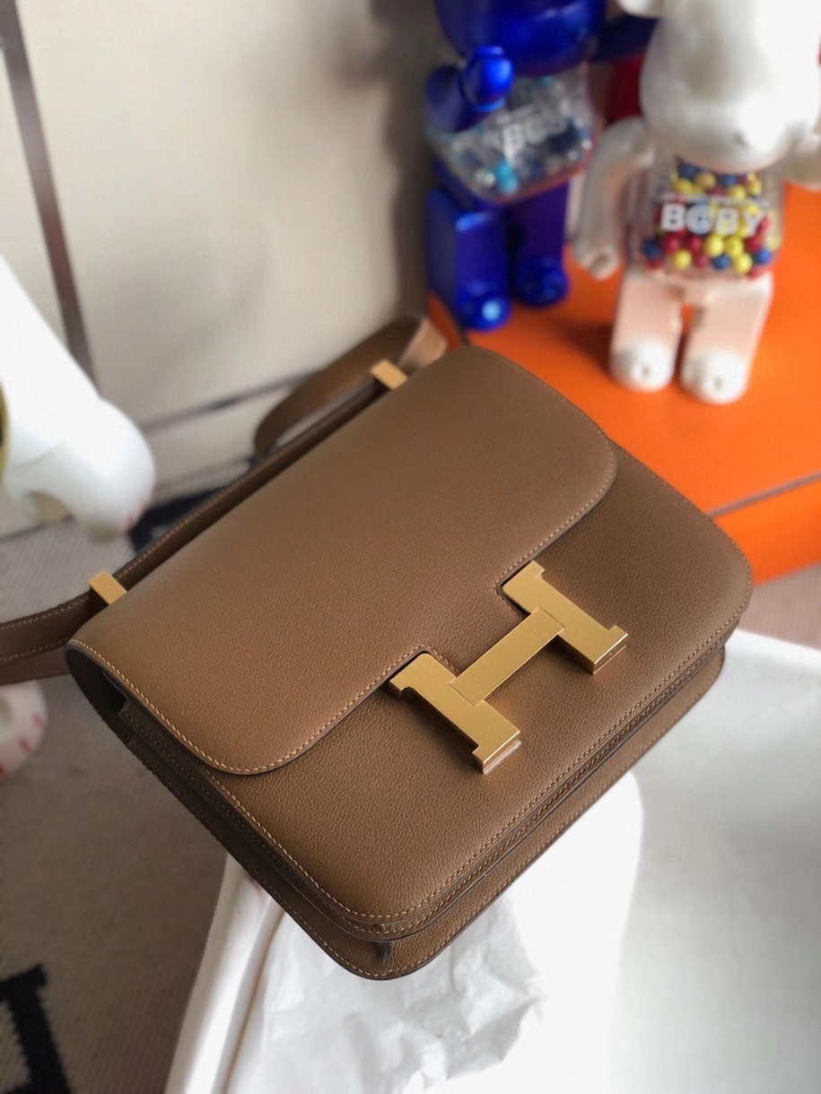 Hermès（爱马仕）Constance 18cm evecolor  D0 犬米色 金扣 顶级手缝 定制